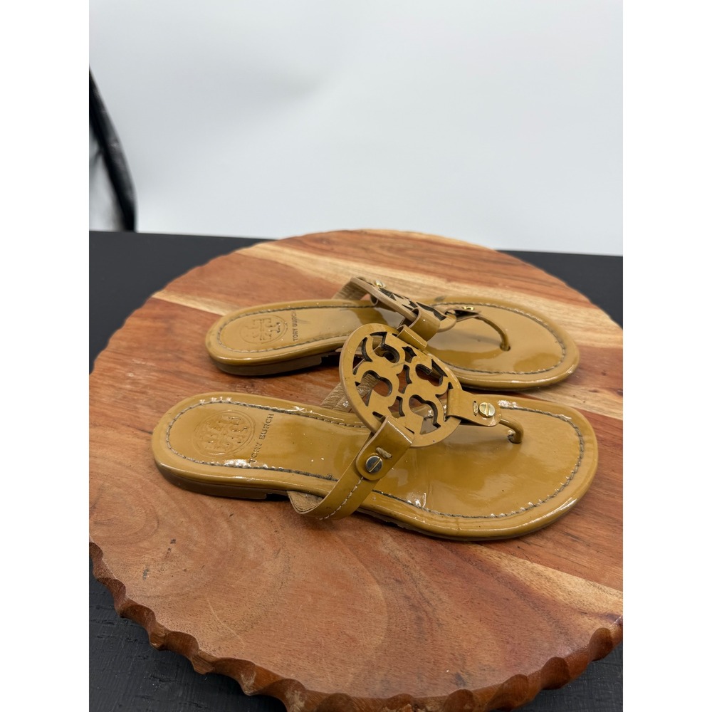 Tory Burch Miller Sandals Women 5.5 Yellow Patent Leather Logo Thong Flats